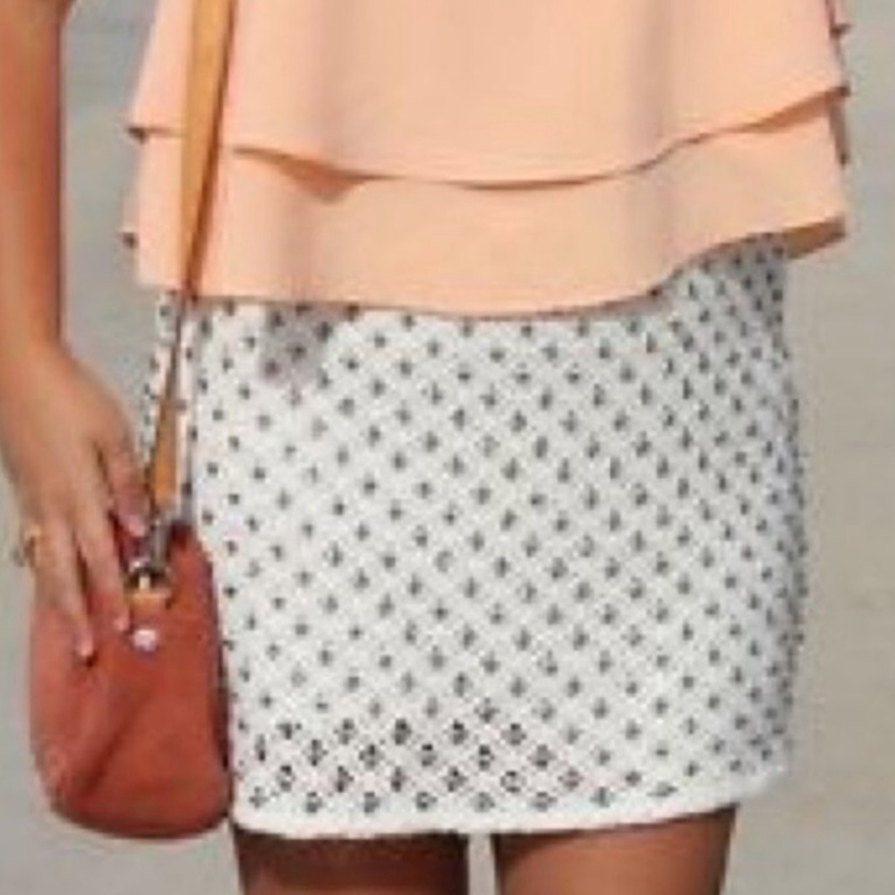 Zara cream / ivory / off white sequin embellished crochet mini skirt - Picture 4 of 4